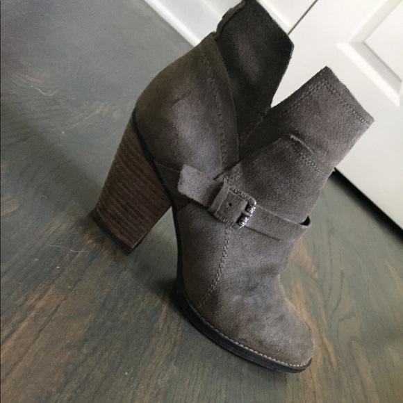 Gray suede ankle booties size 7 - Picture 5 of 5